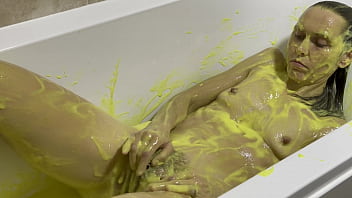 Gunge Orgasm in the Bath