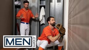 MÄNNER - Geiler Tätowierter Hengst Alpha Wolfe Bekommt Seinen Engen Arsch Gebohrt Von Daniels Hard Rock Schwanz