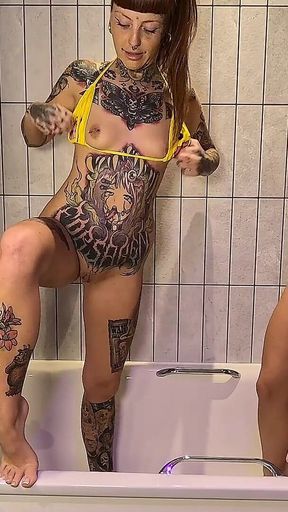 I Let My Petite Blond Friend Pee on Me! We Peed so Much