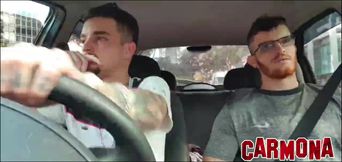 Two heteros making out in the car in downtown SP