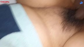 Mientras mis padres no est�n en casa &mdash;  mi VECINA est� sirviendo mi gran polla