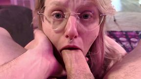 Oldest-looking stepdaughter in the world deepthroats fat dick