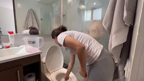 A hot bath with the cleaning lady of my house