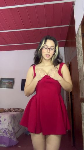 LATINA TEEN EXPOSES NATURAL TITS AND NUDE BODY