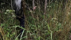 Jane found a stranger in the forest and sucked his cock