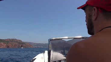 Pillonage en d'un petit cul serré et imberbe par la bite d'un marin b. - Lifeguard - Scène 4