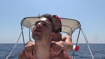 Pillonage en d'un petit cul serré et imberbe par la bite d'un marin b. - Lifeguard - Scène 4