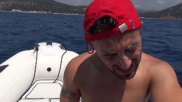 Pillonage en d'un petit cul serré et imberbe par la bite d'un marin b. - Lifeguard - Scène 4