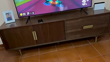 Tentando al vecino con mis dotes a ver si me coge, dicen que está Vergon