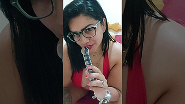 Professora manda video para aluno que ficou de recuperação enfiando brinquedo no cu