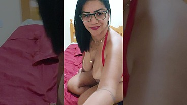 Professora manda video para aluno que ficou de recuperação enfiando brinquedo no cu