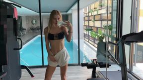 Blondie gives sloppy gym jock a deepthroat facefuck