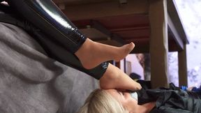 Khaleesi Under Table Of Weronika - Pantyhose Part