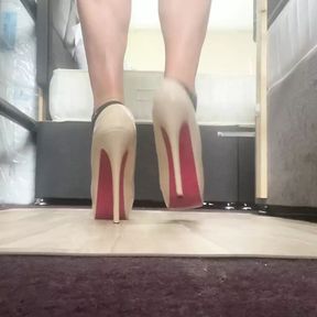 Brand new nude with pink sole 7inch heels teaser