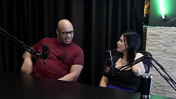 O menage ficou melhor, o swing &eacute_ mais respeitoso, falaram das baladas, e explicam aos casais sobre as casas - Casal Hush (WATCH ON: SHEER/RED)