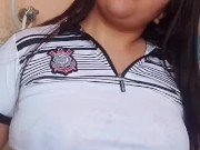 Dançando e molhando meu braço no banho - Parte 1/2