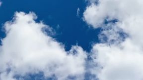 Terraza, sol, desnudez, alguien me observa y me masturbo.