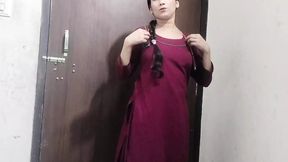 Cute sister in law ko bathroom me jabar chuchi daba kar pela