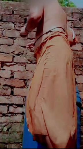 Asks the Woman to Send Her Nude Mms. Take a Bath and Record