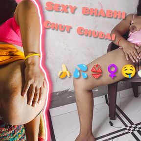 pusssy Sexy bhabhi ka chut se Pani nikal rahi thi maine chut Chod Kar Pani nikala fucking hindi sex voice video