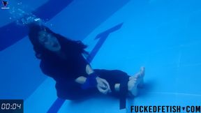 4K Sexy Moonblack Underwater scream tied up female desperation 736