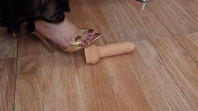 Dolce Amaran dildo ballbusting - FOR MOBILE DEVICE USERS - CBT - DILDO - BALLBUSTING - CRUSH DILDO