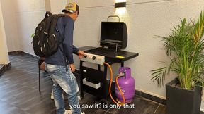 hermosa colombiana petite de estrecho cono se folla la gran polla del tecnico hasta correrse! tetona infiel cabalga gran verga