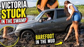 Vika Off-Road Barefoot Pedal Action in Mud 21 Min