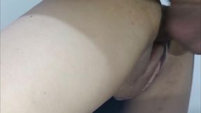 Esposa putita recibe doble creampie en sorprendente trio con el jefe de su