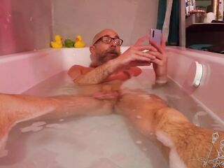 Voyeur/Spion guck wieder beim baden zu, Nippeltease macht mich hart