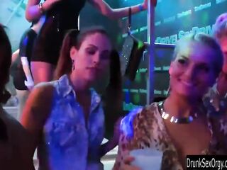 Bi-sexual club sweethearts suck dongs in public