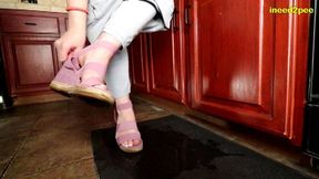 omorashi harlow west pissing sexy tight jeans