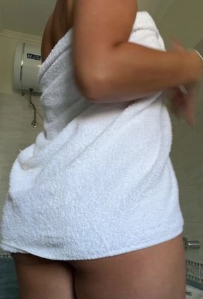 Bathroom Surprise with Big Round Ass