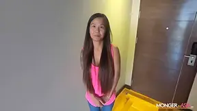 Tattooed Pinay Serves Big Dick With High Price