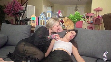 Ziva Fey And Kaiia Eve - Vampire Seductress KO Bites