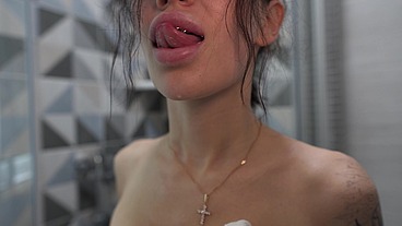 Gorgeous Hottie Sensual Masturbates with Dildo and Play Pussy with Water Jet to Orgasm in the Shower