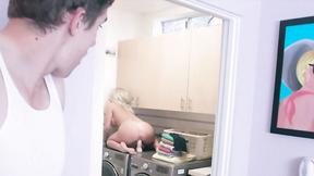MILF pornstar toys cunt on laundry machine before fucking