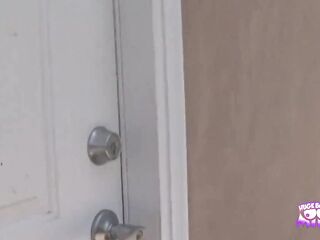 Julian Andretti Is Fucking a Busty MILF in Her House and Facialized Her Gorgeous Badly