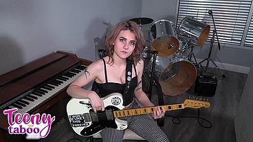 Adalind Gray Rocks Landlords World Takes A Fat Load For Her Art