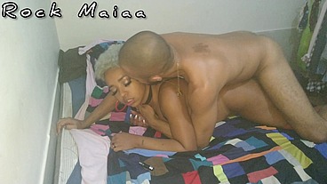 comendo o cu da preta na resenha aqui em casa bebendo cerveja e fumando . - Preta Fogosa - Rock Maiaa.