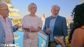 Seductive Socialite Dee's Wild Encounter with a Server at an Exclusive Party