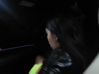 I SUCKED A FAN'S JOCK HARD 'CUZ THIS CHAB OFFERED ME A WORTHY GIFT