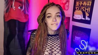 Sexy Step Sister with Dreadlocks Gave a Sweet Blowjob