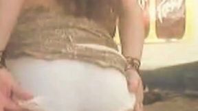 Svelte Asian babe pleasing her wet punani with smooth sex toy