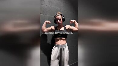 18yo TikTok Live Yoga Fail: Virgin Pussy Flash EMBARRASSED