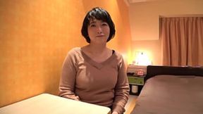 Juicy clips of mature Japanese momma in honeymoon suite