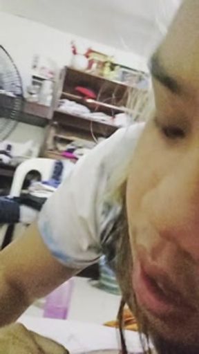 suamiku meniduri mulutku dengan sangat keras