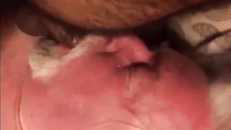 Daddy bear deepthroats hunk in amateur blowjob session