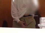 公共施設のトイレでサイレントオナニーして大量射精した思い出