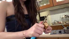 0000255_貧乳スレンダー日本人女性がガン突きされるグラインド騎乗位素人ナンパ絶頂セックス